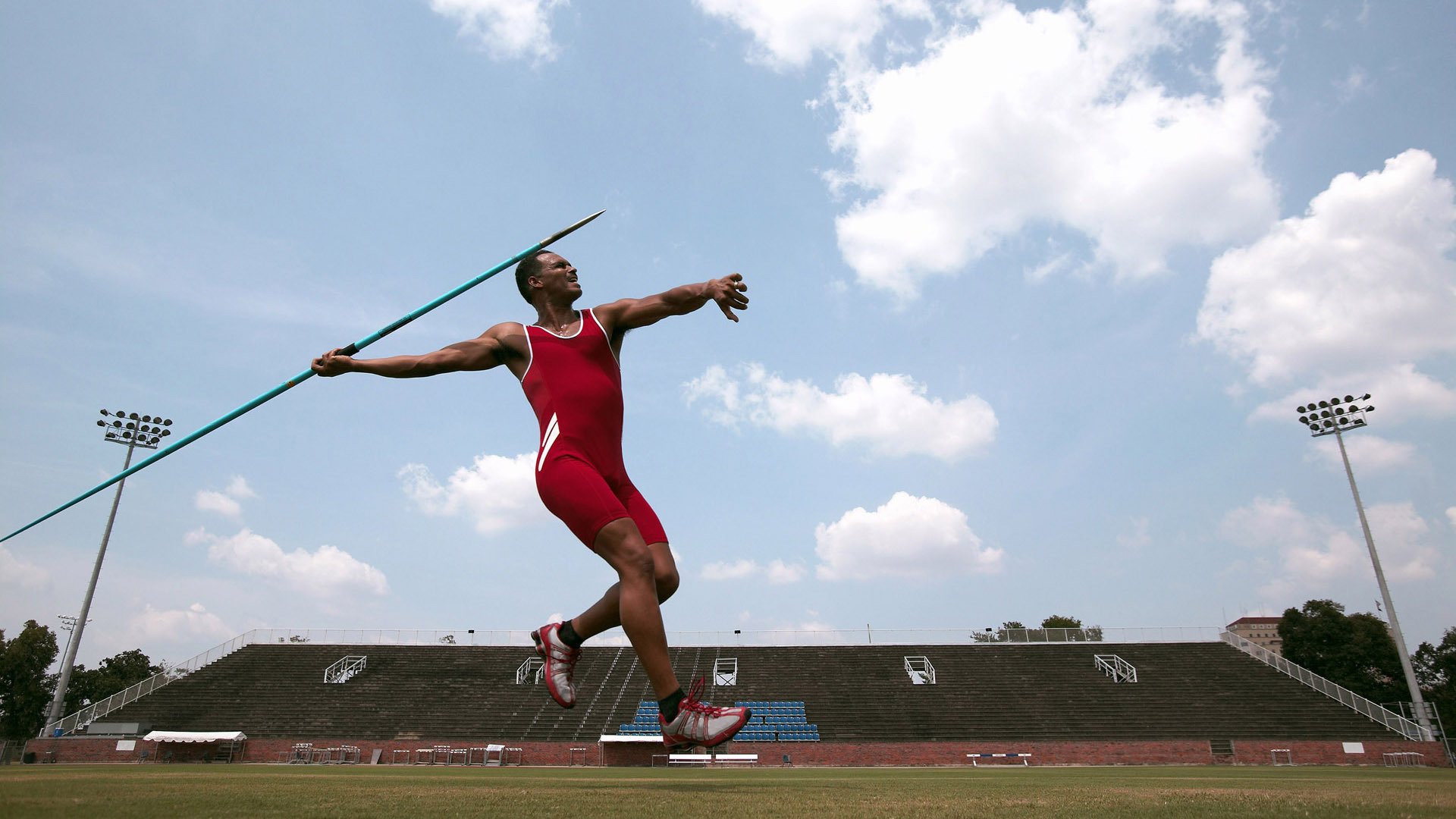 伤病满营的老鹰122-102大胜湖人，穆罕穆德-盖伊砍下生涯新高21分，老鹰球员